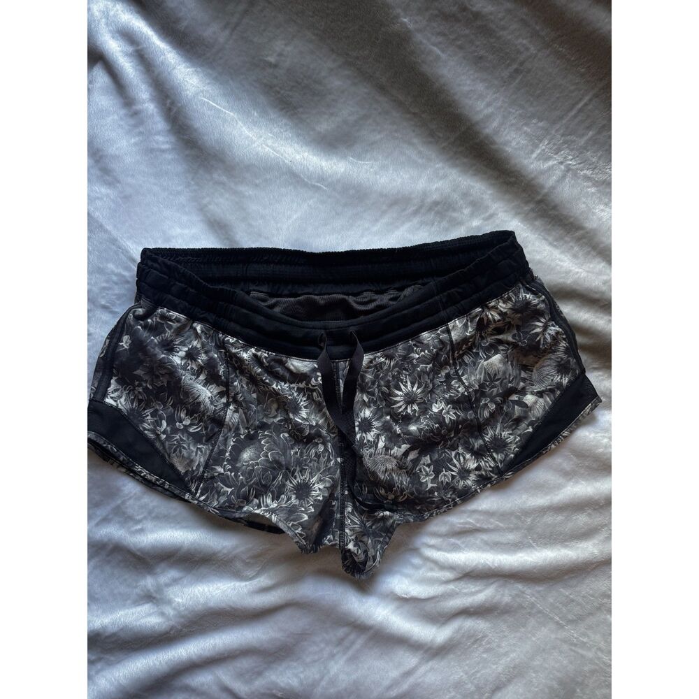 Lululemon Speed Short Womens 10 Black White Floral 2.5 Running Shorts Lined